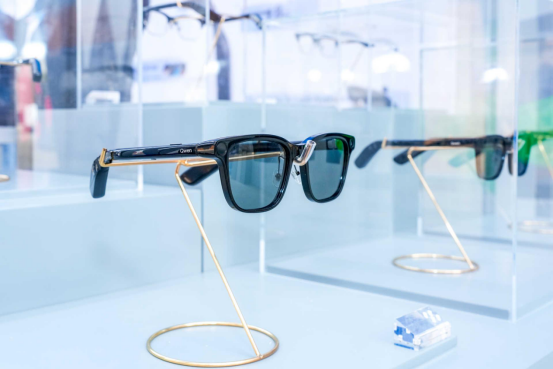 2026世界移动通信大会启幕,千问AI眼镜亮相并开启预约