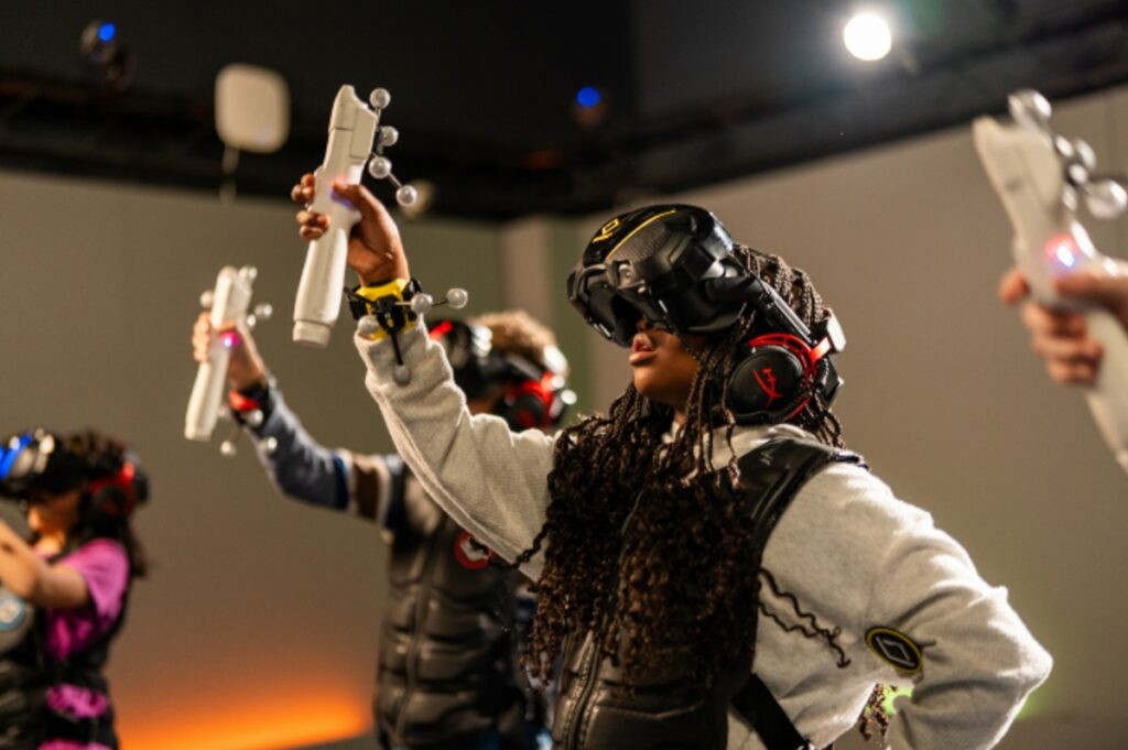 带孩子和恐龙亲密互动，Sandbox VR新体验上线