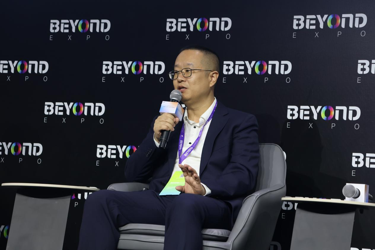 科大讯飞AI眼镜发布,轻量化是普及关键