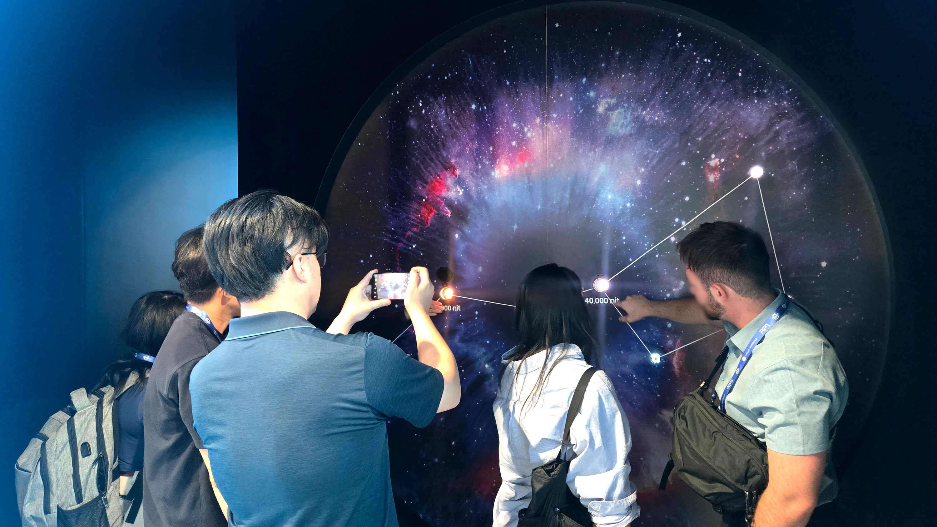2026年AWE展：三星展示面向XR设备的RGB OLEDoS技术