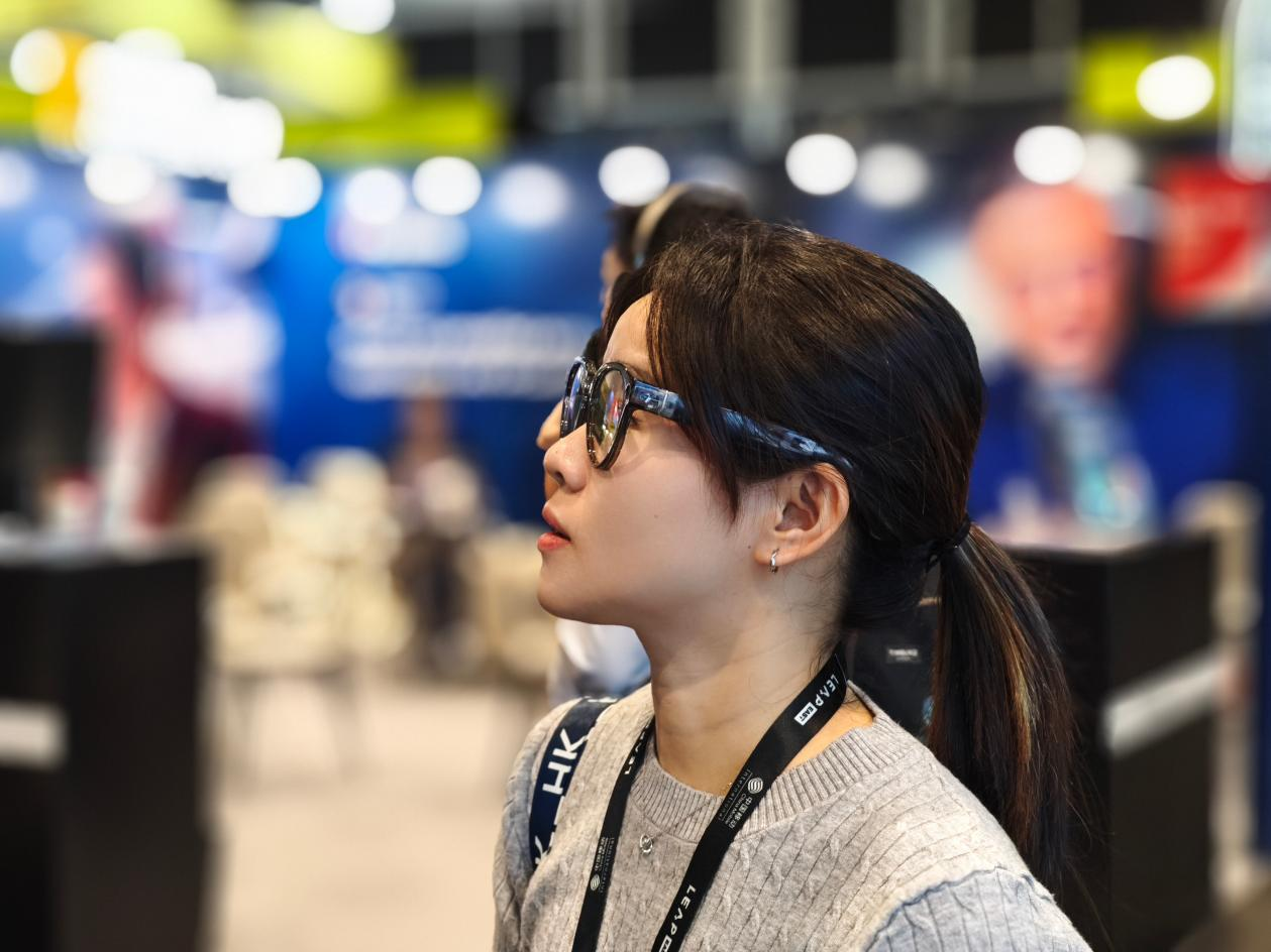DPVR发布VisionRay Flow Pro AI太阳镜,轻至35克续航12小时