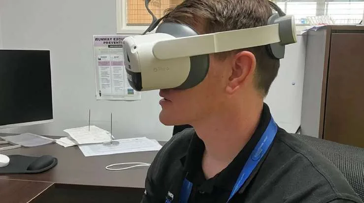 退伍军人转飞行员培训用VR,提前熟悉波音空客驾驶舱